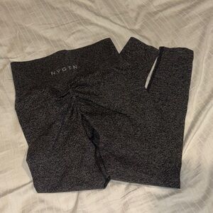 NVGTN Women's Dark Grey Scrunch Seamless Leggings